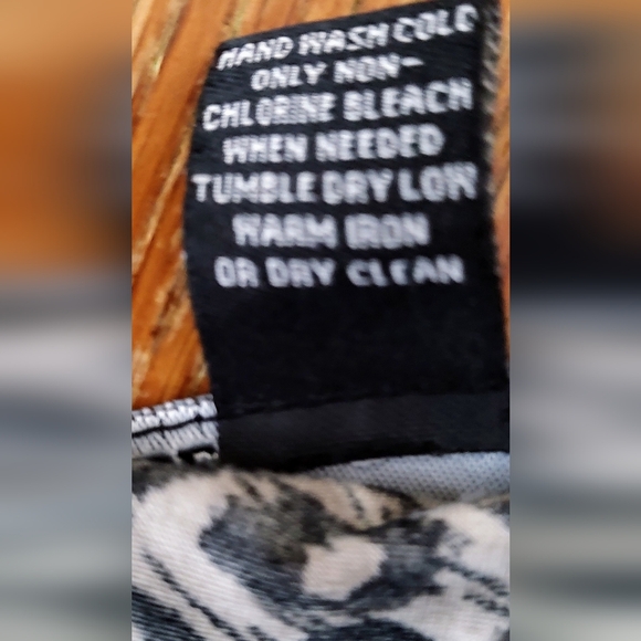 SALE ! Cowl Neck Isabella Rodriguez Black & White Blouse - Picture 14 of 14